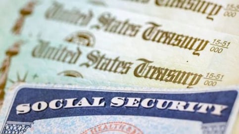 Decoding the Ideal Age for Women to Claim Social Security Benefits