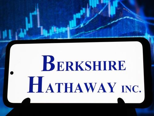 Berkshire Hathaway Takes a $2.65 Billion Leap Into Airline Stocks